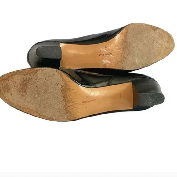 SALVATORE FERRAGAMO BLACK PATENT LEATHER GOLD BUCKLE PUMPS - 9A - Picture 5 of 7